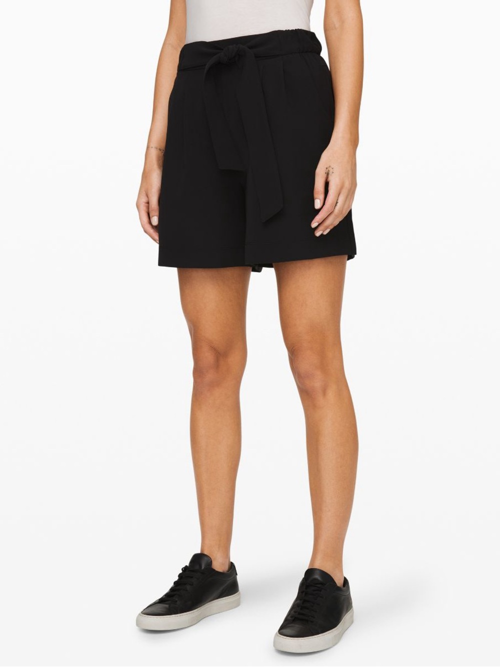 ⚫️Lululemon Noir High-Rise Short 5.5"⚫️
